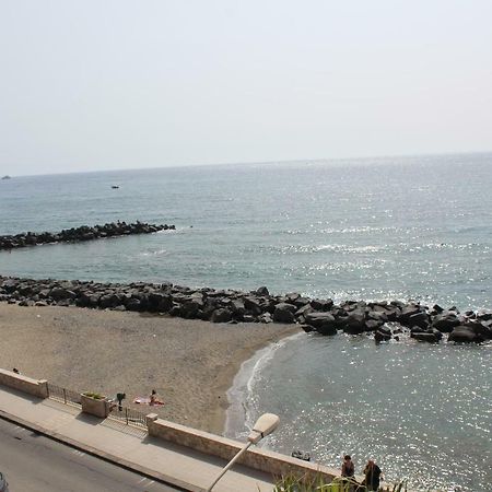 Appartamento Vista D'Incanto Giardini-Naxos Kültér fotó