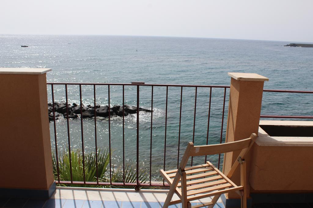 Appartamento Vista D'Incanto Giardini-Naxos Kültér fotó
