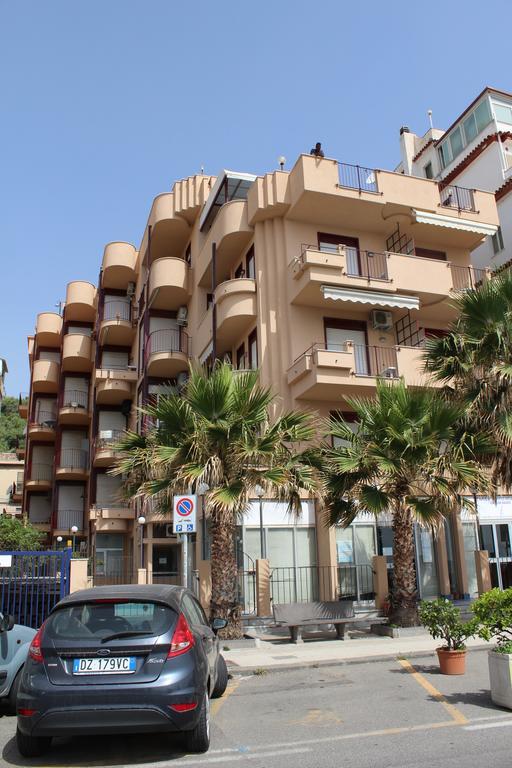 Appartamento Vista D'Incanto Giardini-Naxos Kültér fotó