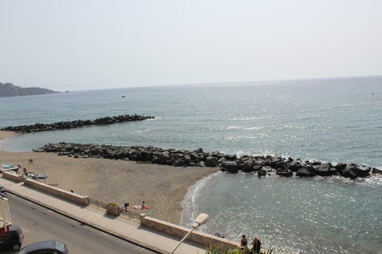 Appartamento Vista D'Incanto Giardini-Naxos Kültér fotó